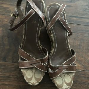 Classic Coach Patchwork wedge sandal in Brown. Genuine leather straps.